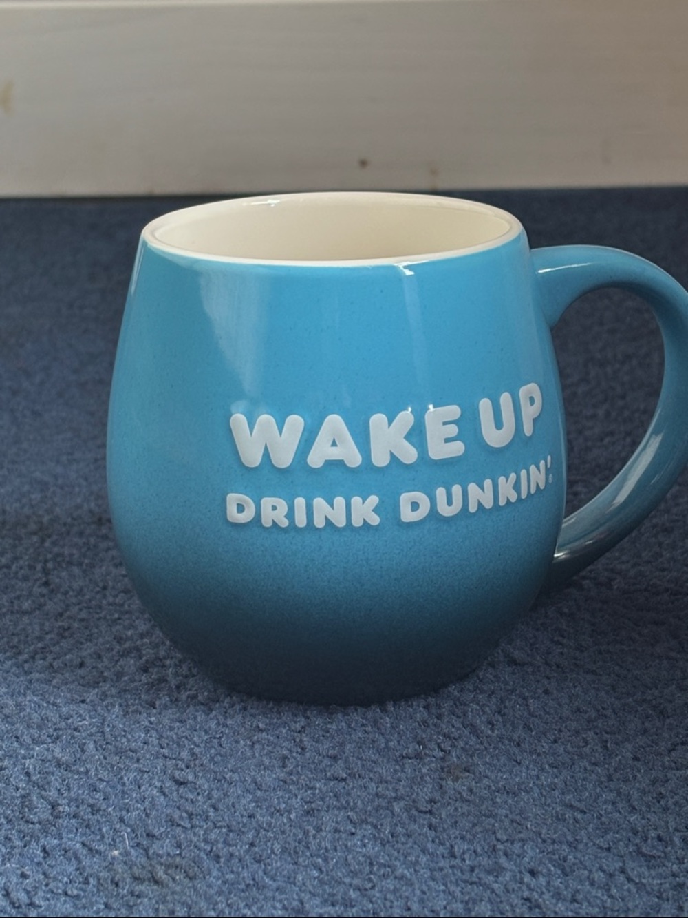 Wake Up Drink Dunkin Be Awesome Blue Ombre 20 oz Mug * Limited Edition * EUC